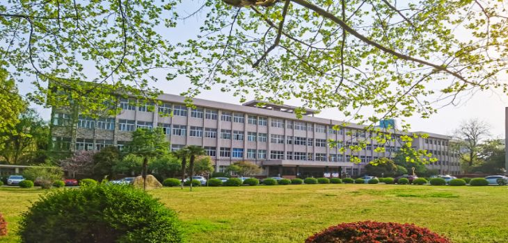 南昌大学在重庆学费是多少?招生计划?录取分数线是多少?