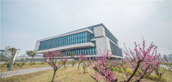 贵州医科大学2024年在辽宁录取最低分数线和学费是多少？