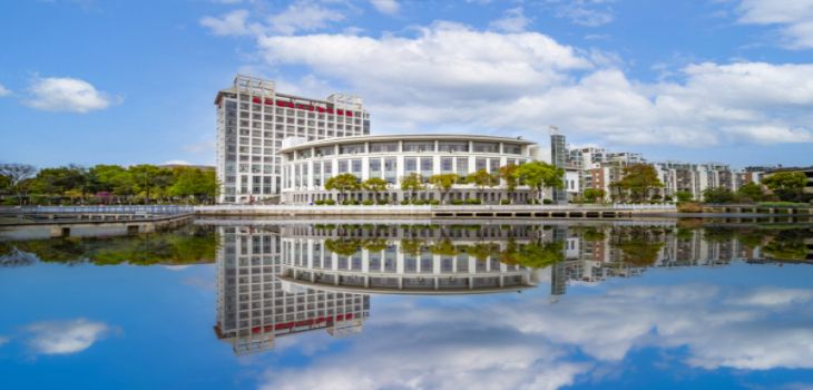 中国地质大学(武汉)2024年在内蒙录取最低分数线和学费是多少?